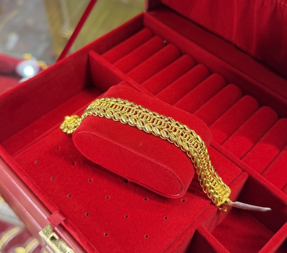 Lắc Khoen Lật Kiểu 