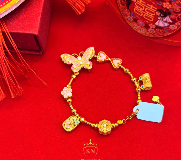 Lắc hồ điệp hồng charm 