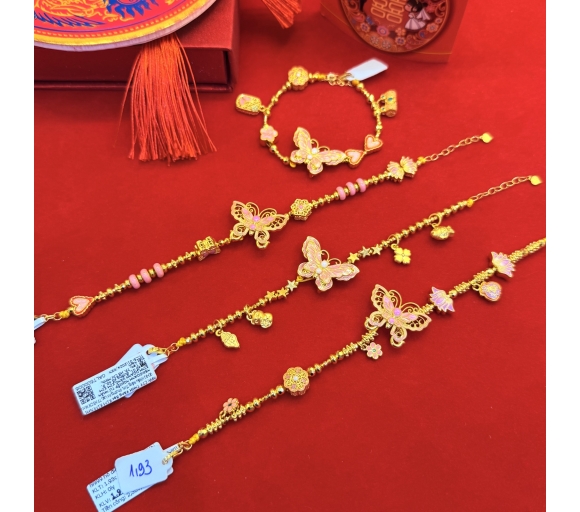 Lắc hồ điệp hồng 