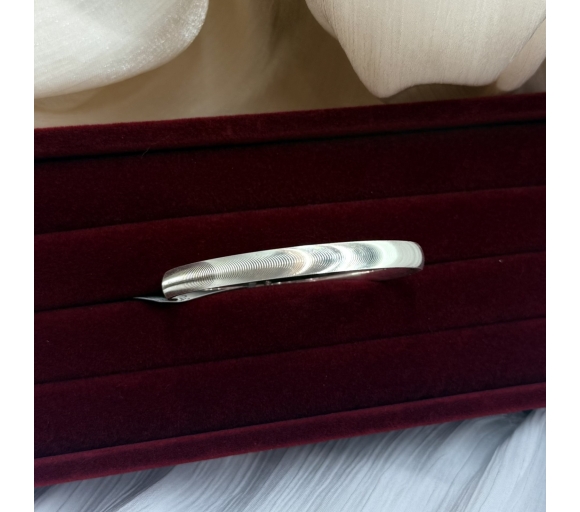 Vòng mắt mèo móc máy 